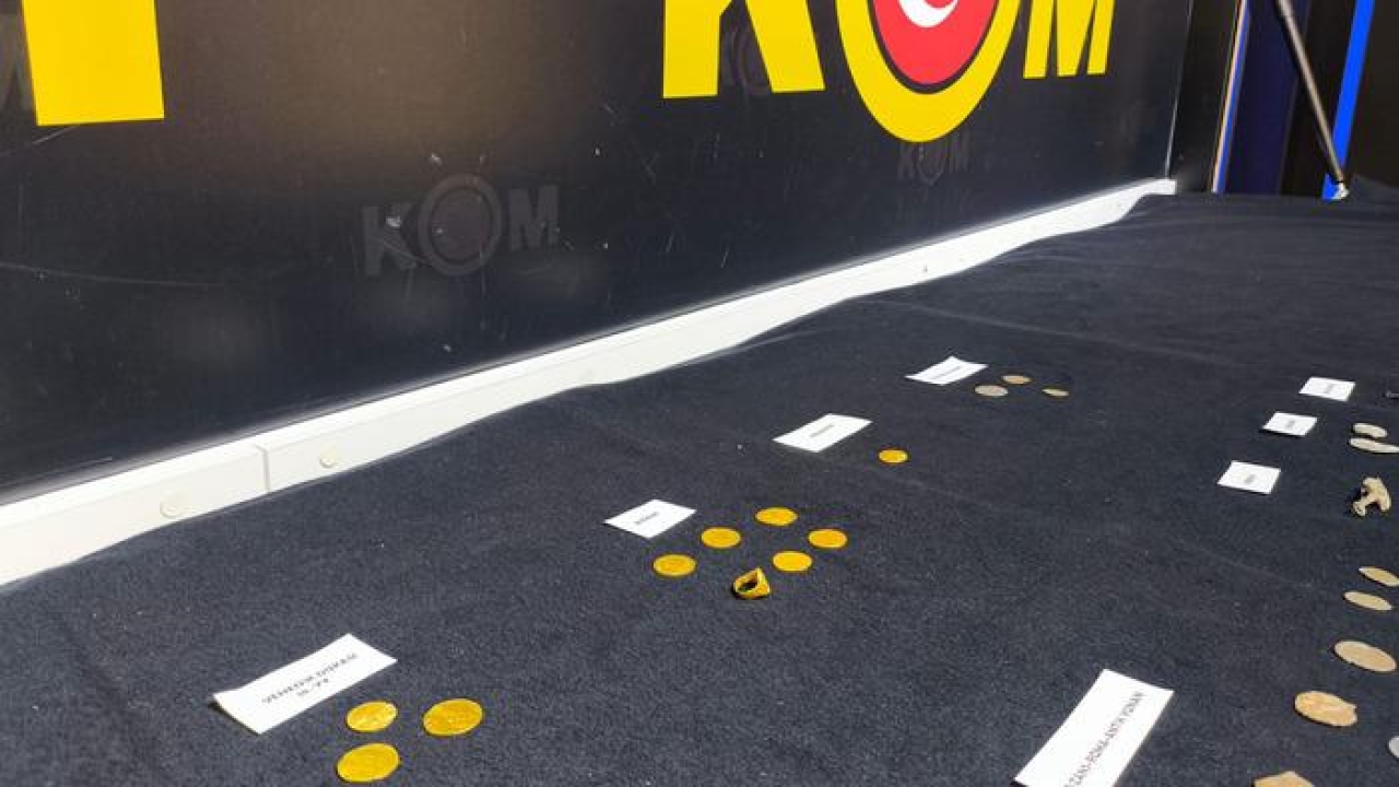 Ankara'da tarihi eser kaçakçılığı operasyonu! Osmanlı'dan Roma'ya, 400'den fazla tarihi sikke ele geçirildi