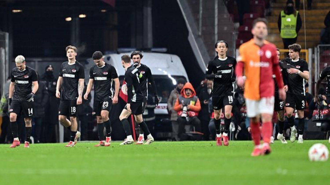 AZ Alkmaar oyuncuları Galatasaray taraftarına hayran kaldı: 'Futbolu işte bunun için oynuyoruz!