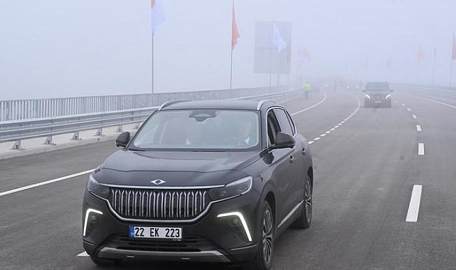Bakan Uraloğlu Yunanistan'a kolay ulaşım adına açılan yeni yolu TOGG ile test etti