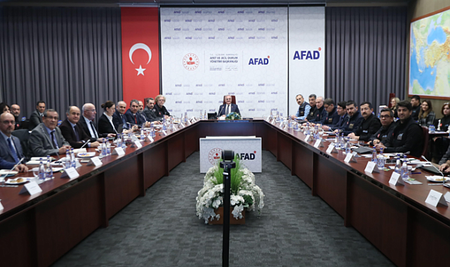 İzmir, Aydın ve Muğla için mobil siren sistemi! AFAD&#039;dan &#039;Ege Denizi&#039; toplantısı... Deprem fırtınasına Türkiye hangi önlemleri aldı? Volkanik patlama ve tsunami...