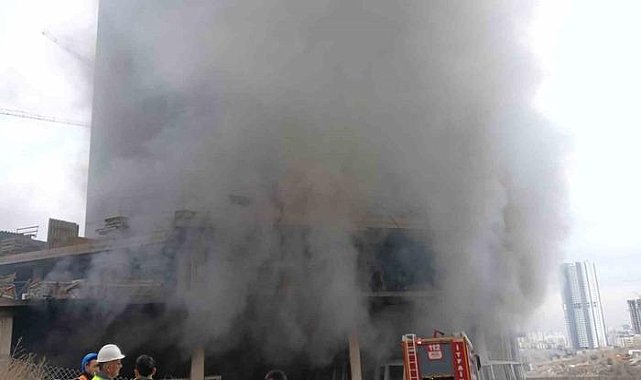 Son dakika | Başkent semalarını kapkara duman kapladı: Ankara&#039;da inşaat alanında korkutan yangın!
