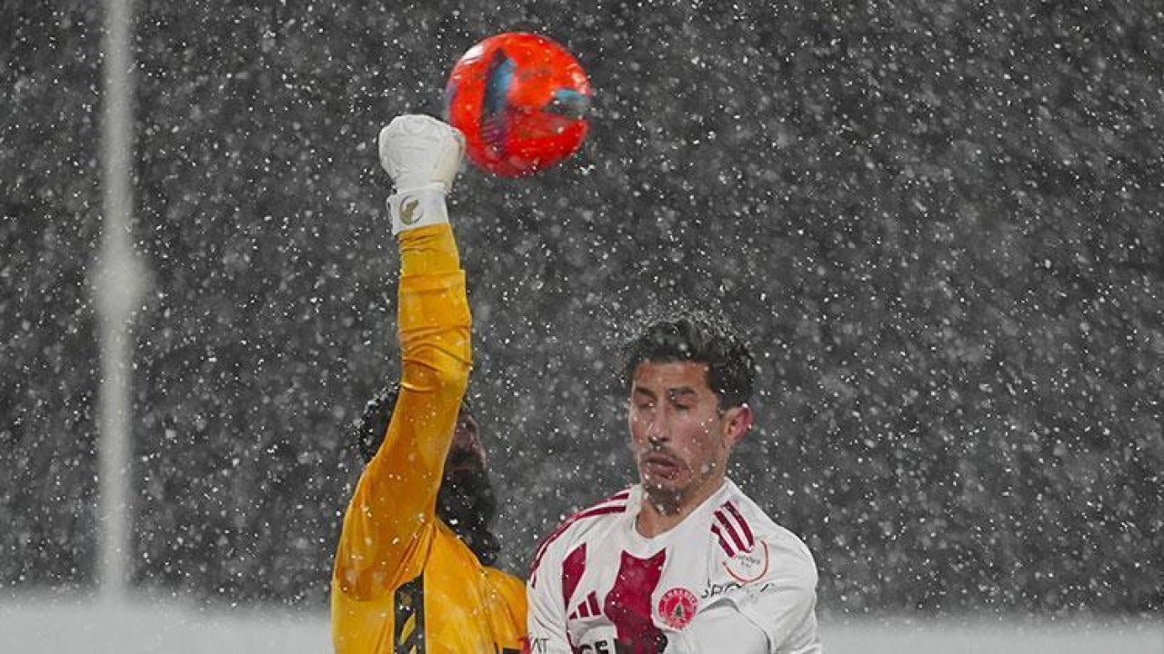 Ümraniyespor ile Sakaryaspor golsüz berabere kaldı!