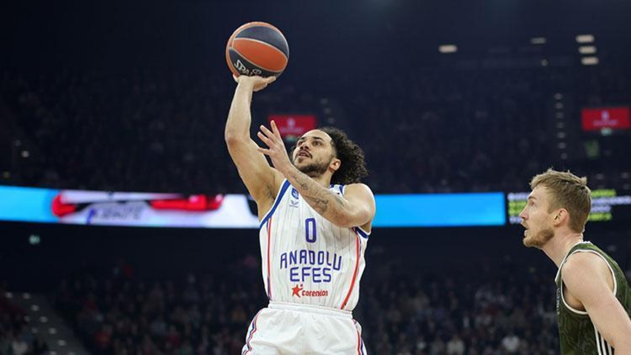 Anadolu Efes, yarın Maccabi Playtika'yı Letonya'da ağırlayacak