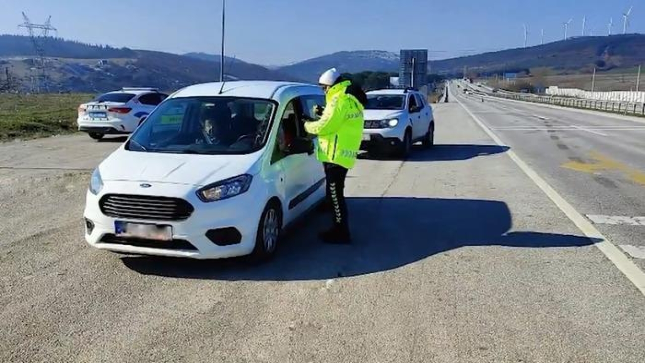 Bakan Yerlikaya duyurdu! 3 milyon 541 bin 927 araç denetlendi: "Trafik kurallarına harfiyen uyalım, aşırı hız yapmayalım"