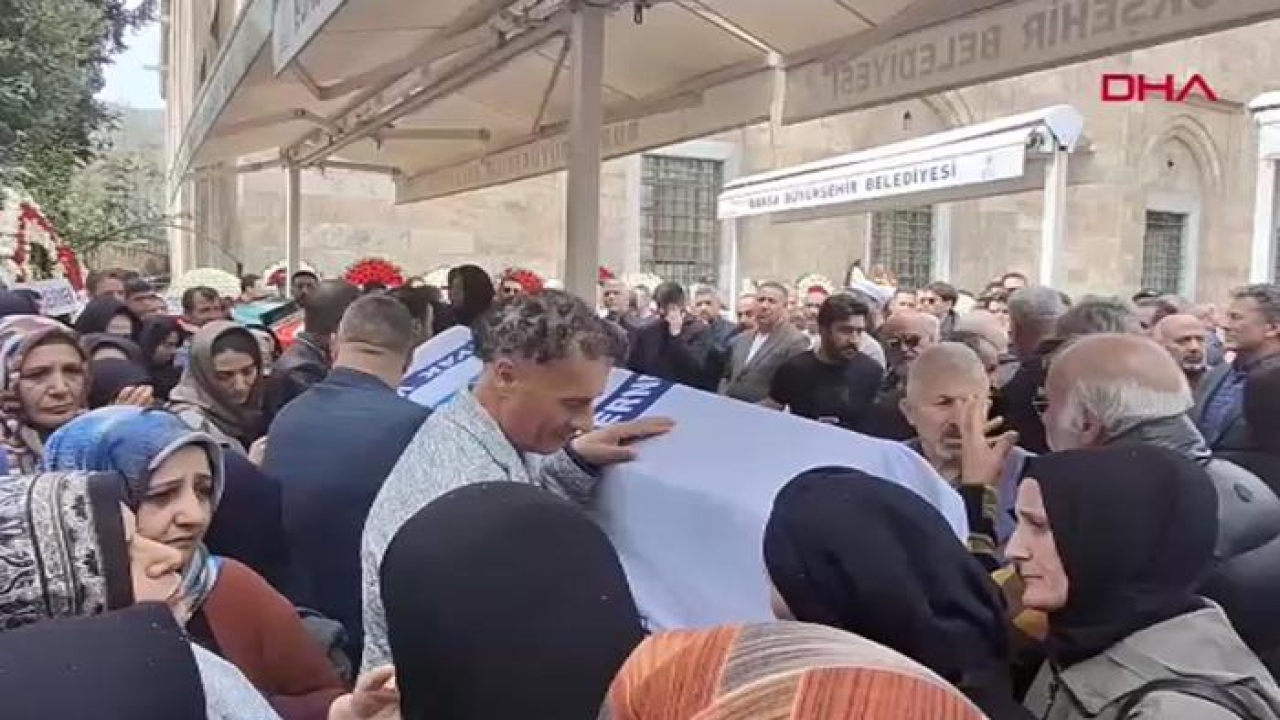 Bursa'daki otel yangınında ölen baba ve oğlu toprağa verildi
