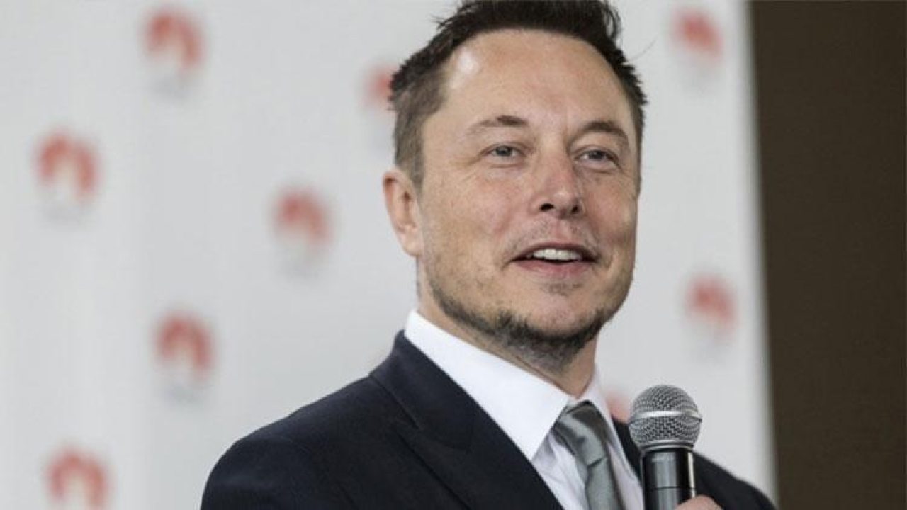 Elon Musk'ın yapay zeka şirketi xAI, sosyal medya platformu X'i satın aldı