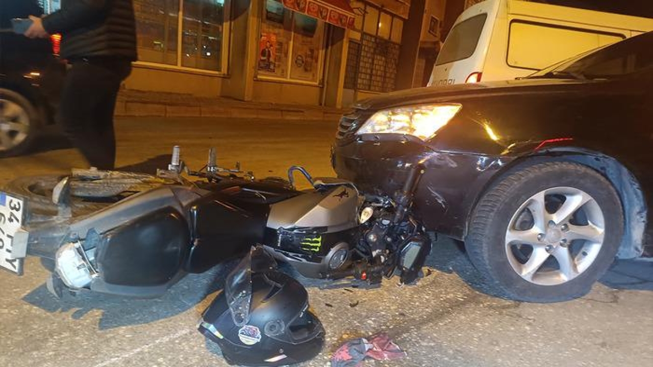 Eskişehir'de panik yaratan kaza! Motosiklet otomobilin altına girdi: 1 yaralı