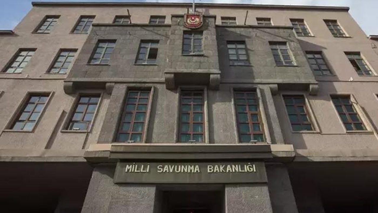 İmralı'nın çağrısı sonrası MSB'den açıklama! Şartları tek tek sıralayıp son noktayı koydular... "Faaliyetlerine son vermesi, kendini feshetmesi ve derhal silah bırakması gerekmektekdir"
