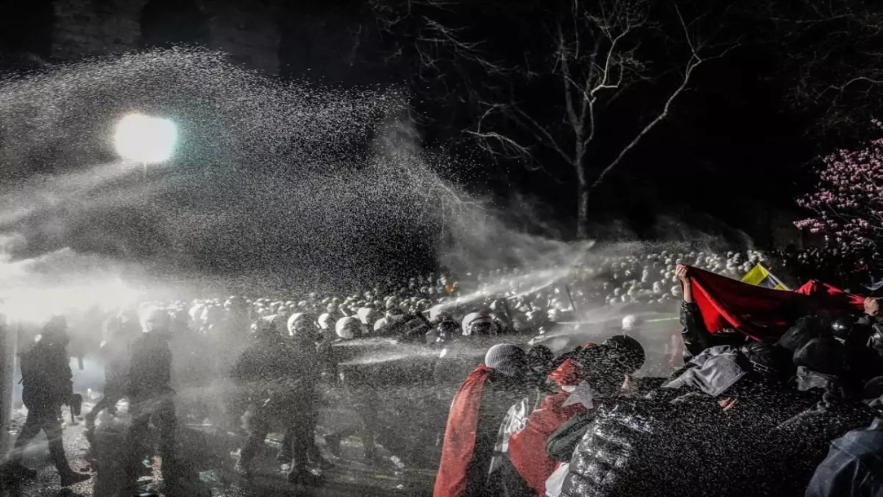 İstanbul'da 143 adrese baskın! 106 kişi gözaltına alındı