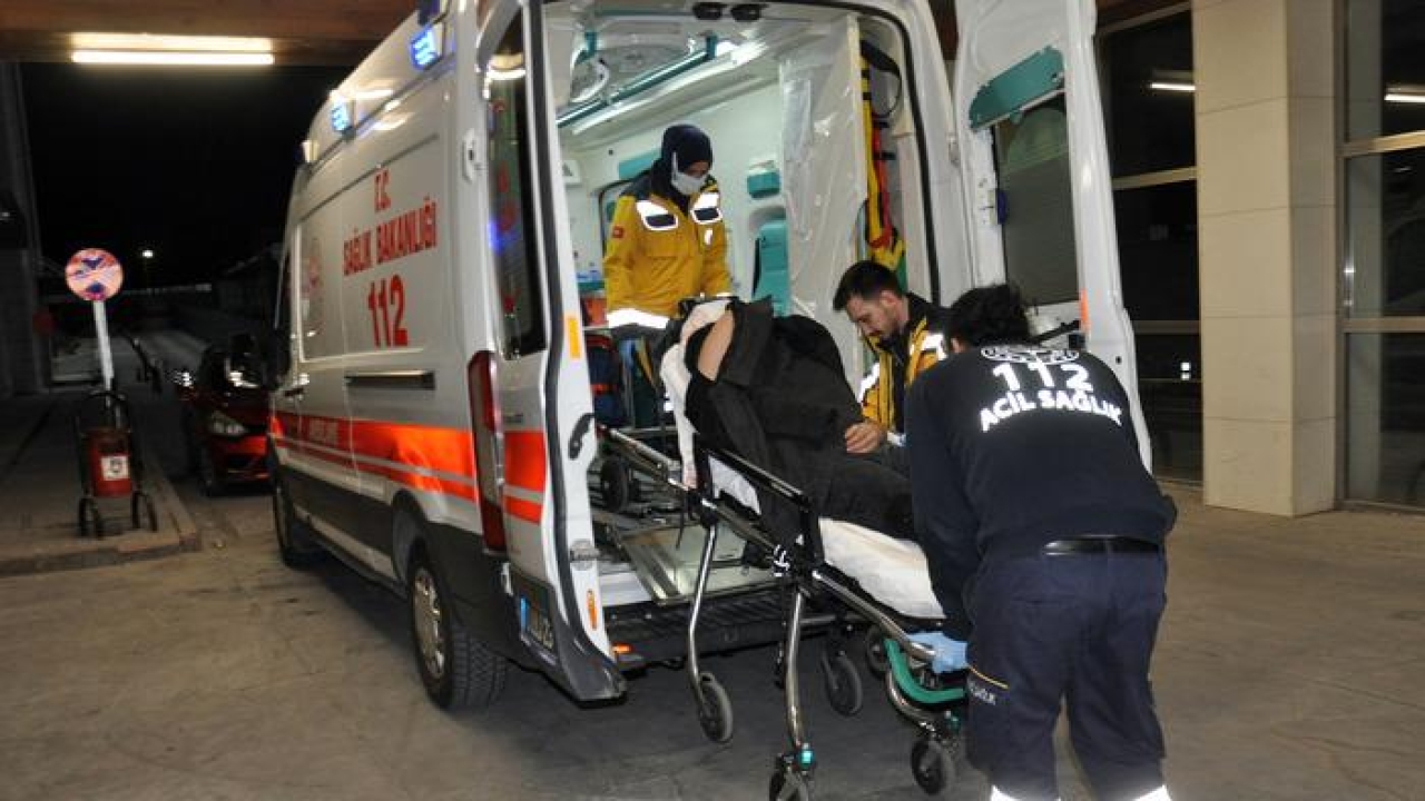 Karaman'da bir vatandaş kaldırımda yürürken uğradığı bıçaklı saldırıda yaralandı