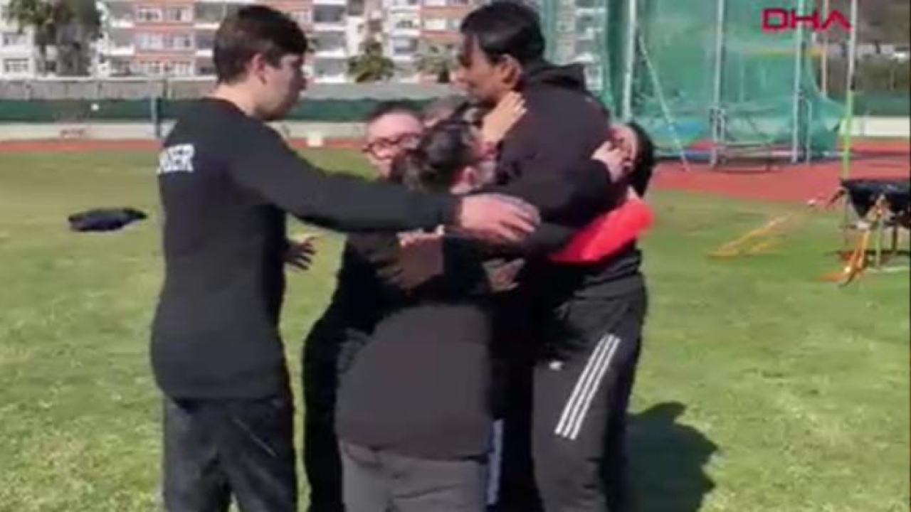 Polis memuru, özel çocukları atletizm şampiyonalarına hazırlıyor!