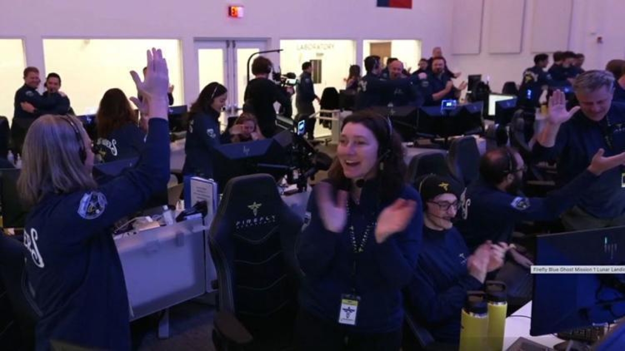 Son dakika... Blue Ghost Ay&#039;a ulaştı, ilk görüntü geldi...