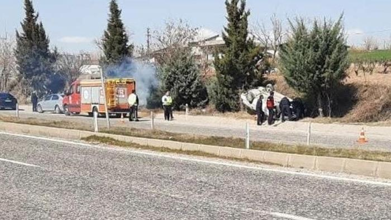 Takla attı, şarampole yuvarlandı! Şans eseri yaralanan olmadı