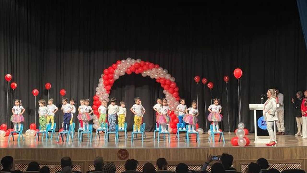 23 Nisan heyecanı başladı! Elazığ'da alkış alan gösteri