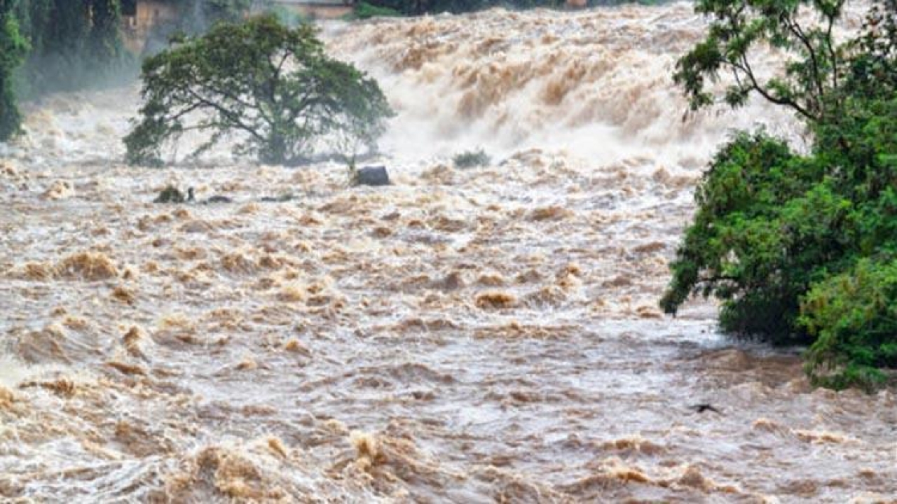 Afrika ülkesini sel vurdu: Kongo&#039;da 33 ölü