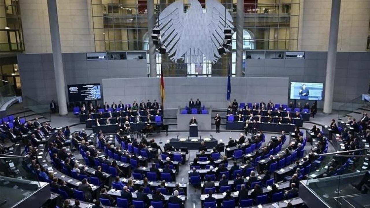 Almanya'da yeni hükümetin bakanları belli oldu: Türk kökenli Serap Güler de listeye girdi