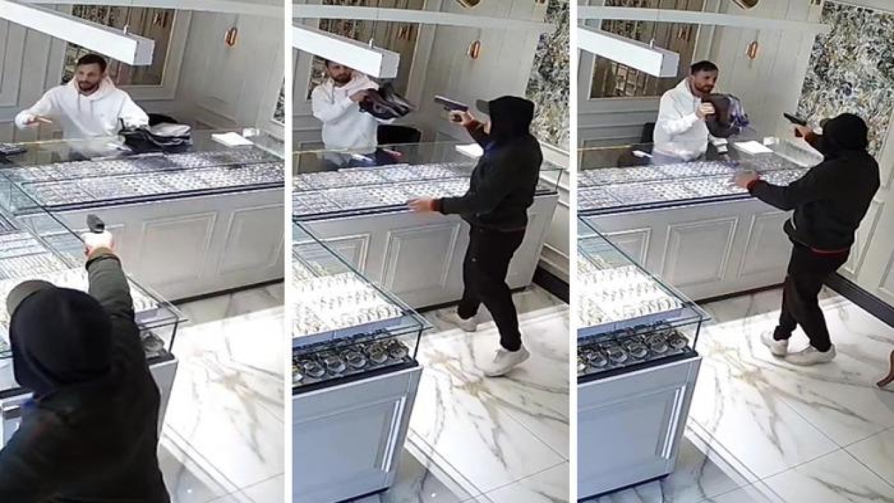Bursa'da kuyumcu silahlı soygunu şaka sandı, hırsız ateş edip kaçtı