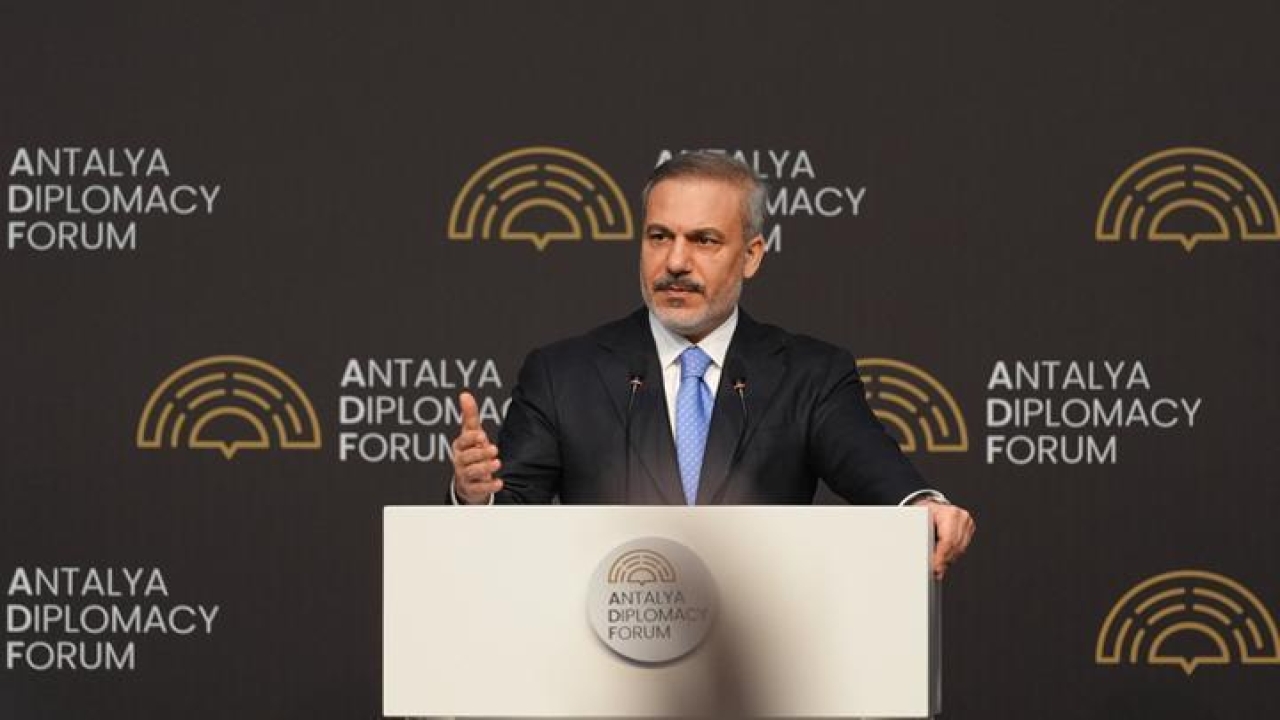 Dışişleri Bakanı Hakan Fidan'ın yoğun diplomasi trafiği devam ediyor: Mevkidaşlarıyla bir araya geldi