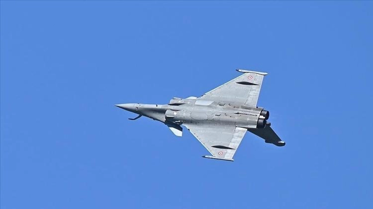 Hindistan ve Pakistan uçakları karşı karşıya geldi