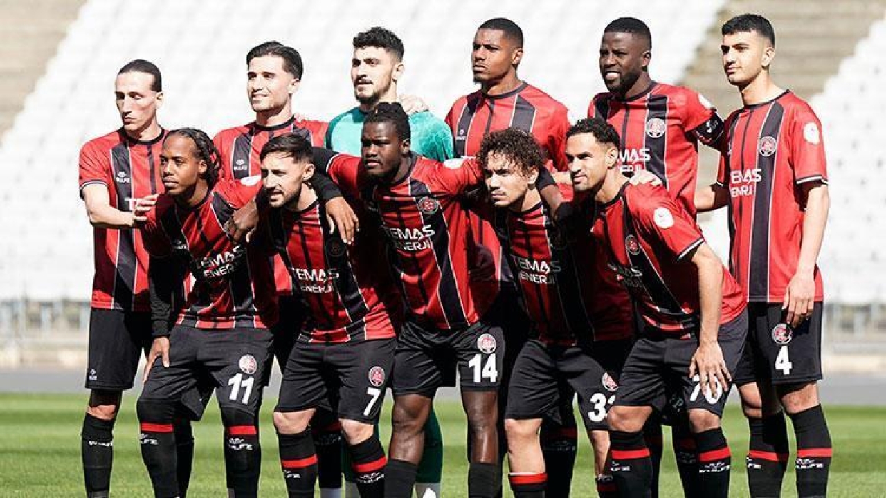 Kocaliespor'un şampiyonluğunu ilan ettiği 1. Lig'de gözler ikincilik mücadelesinde