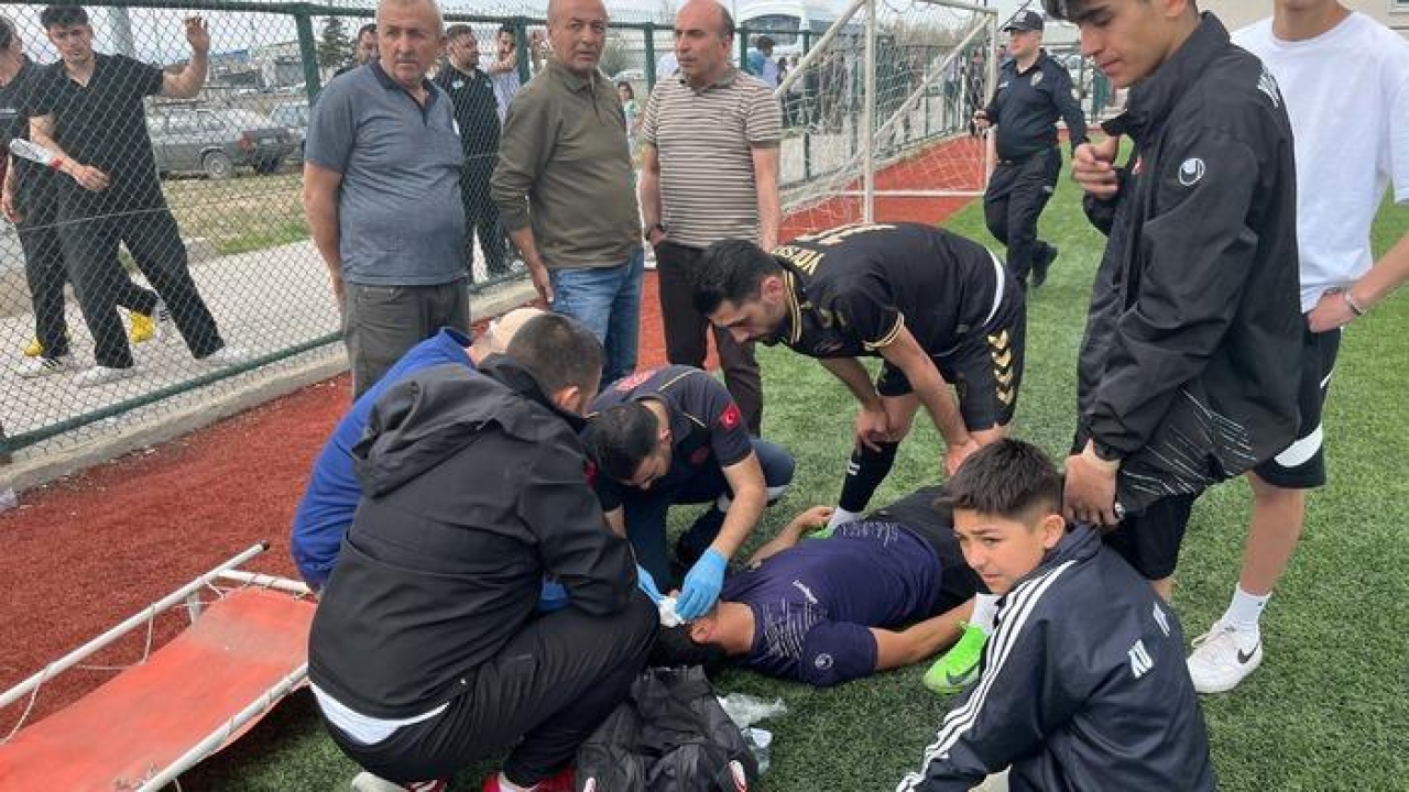 Konya'da amatör lig maçı sonunda saha içinde gerginlik yaşandı: 2 yaralı
