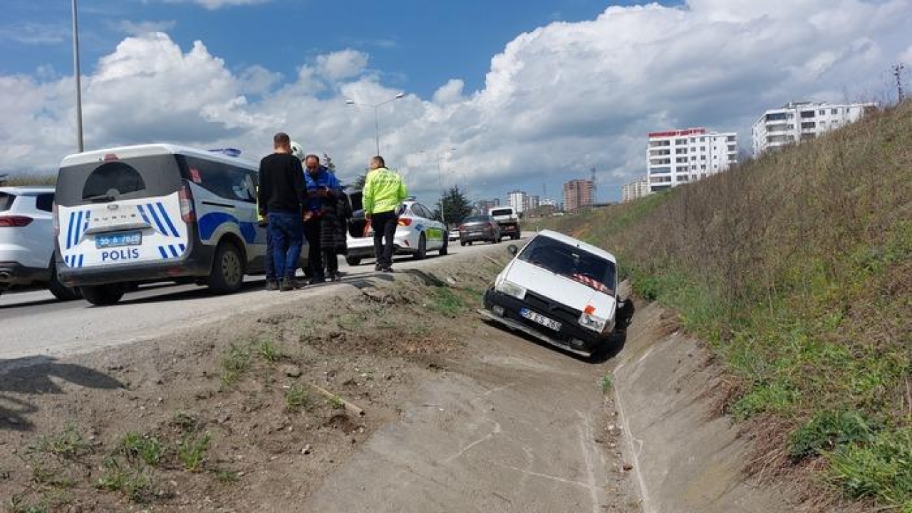 Samsun'da yoldan çıkan otomobil su kanalına girdi: 1 yaralı