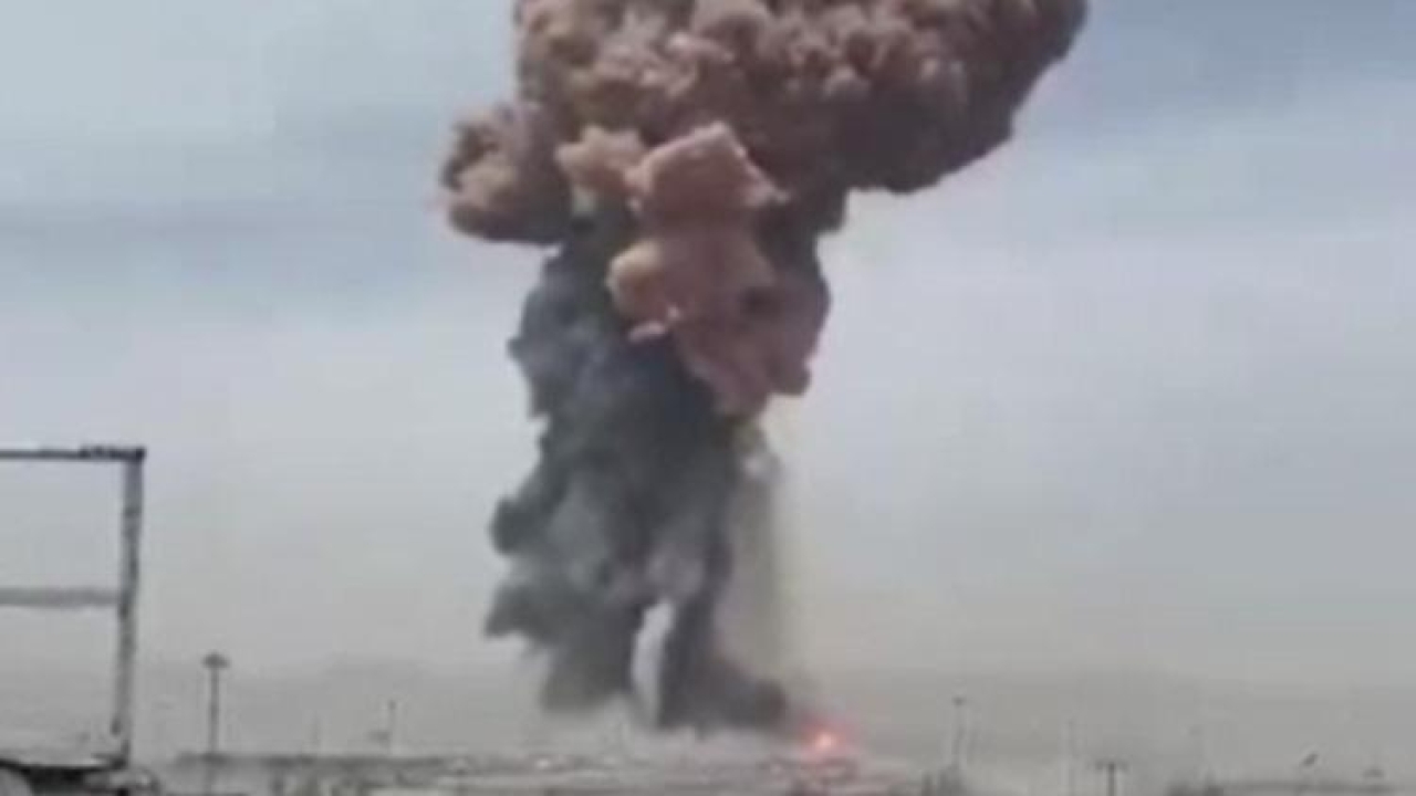 Son dakika... İran&#039;ın Bender Abbas limanında patlama