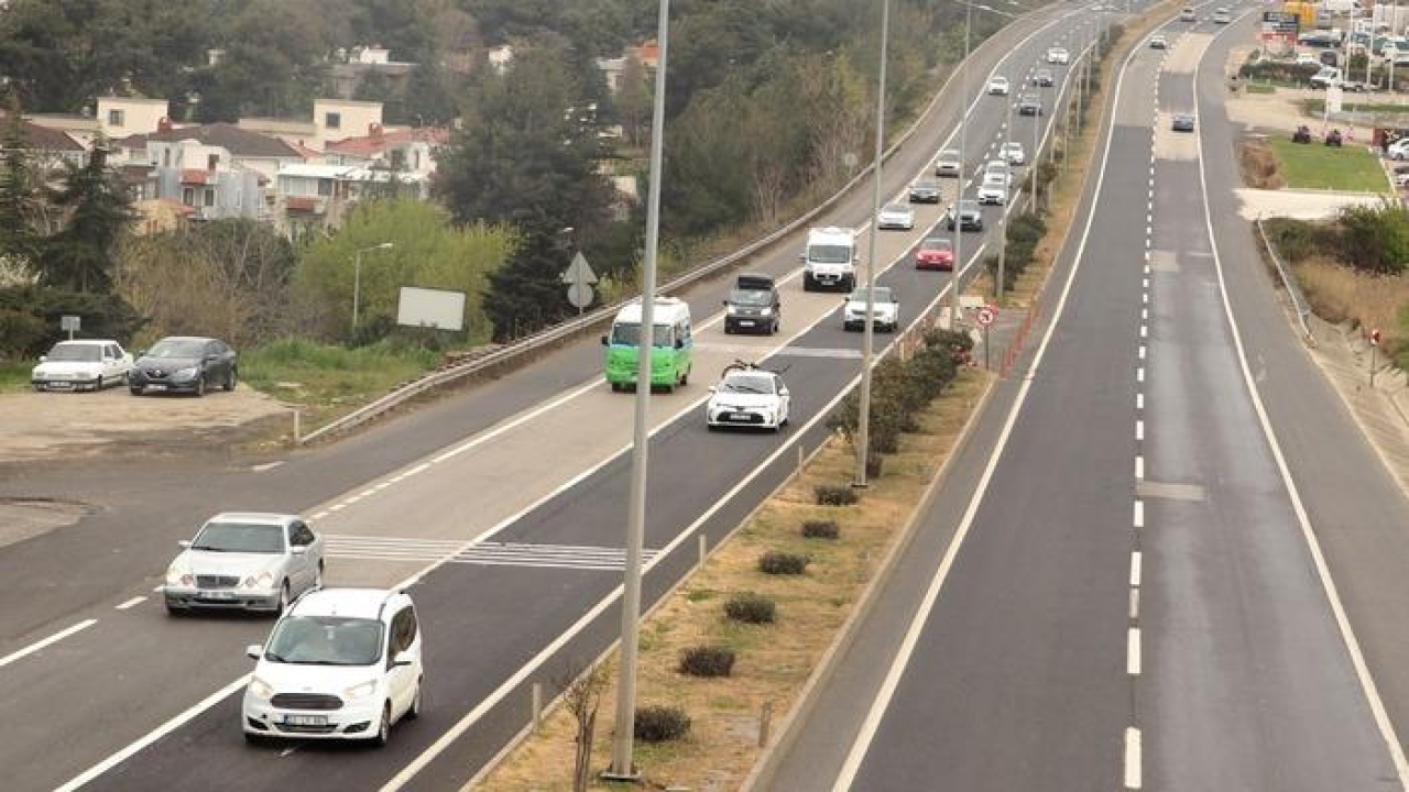 Tekirdağ-İstanbul kara yolunda bayram tatilinin son gününde dönüş yoğunluğu