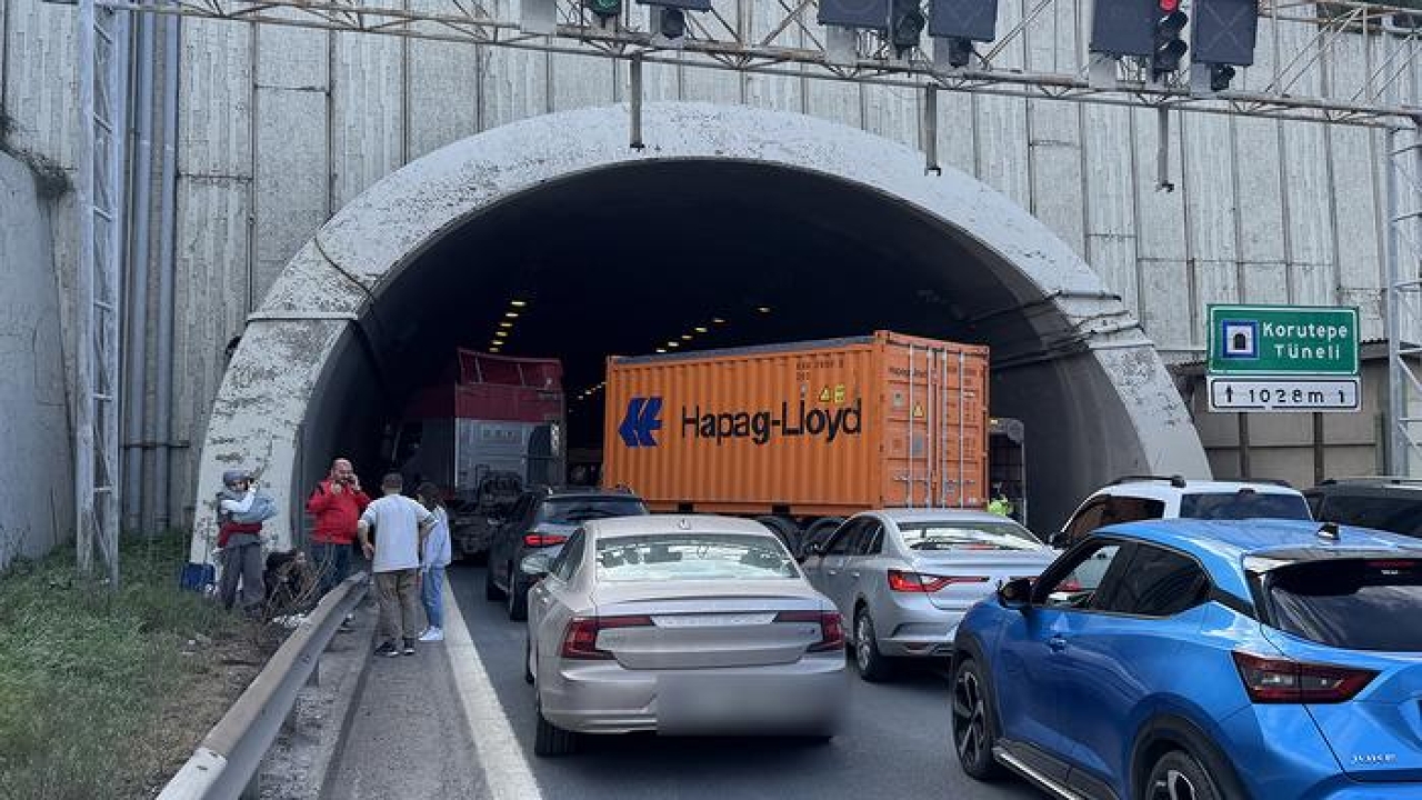 TEM Otoyolu'nda kaza! İstanbul yönü trafiğe kapandı