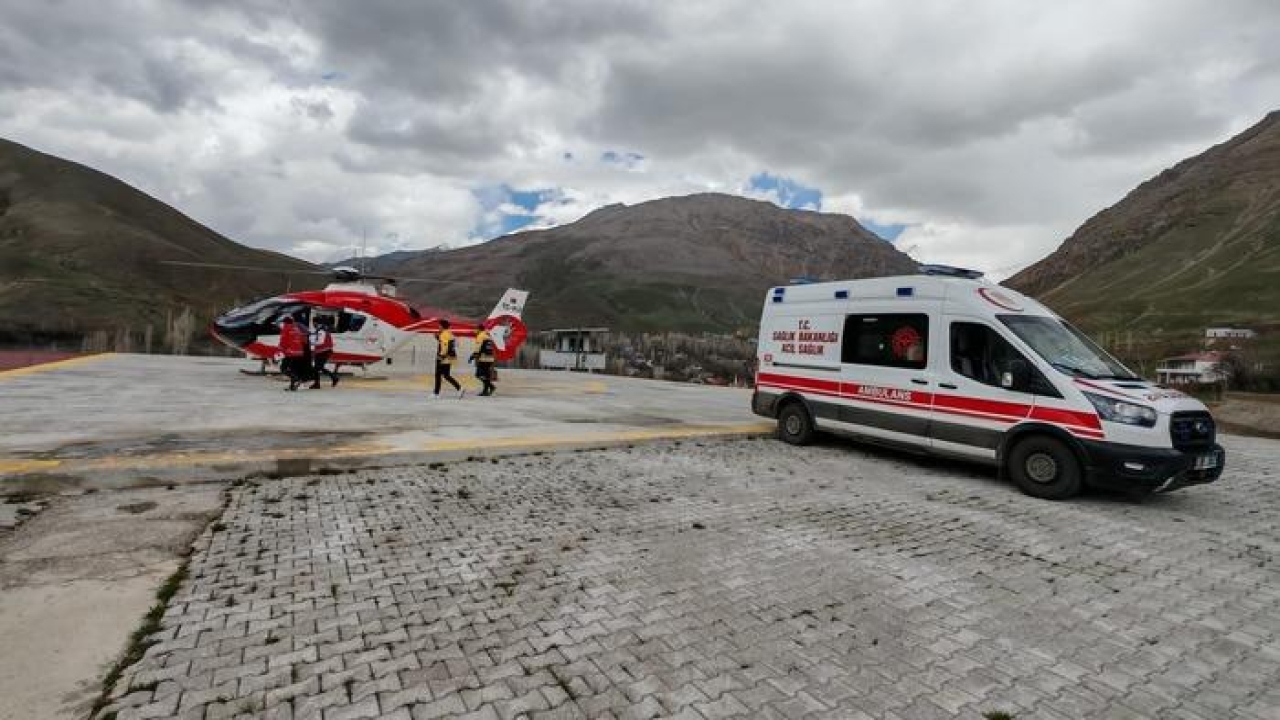 Van'da ambulans helikopter hamile kadın için havalandı