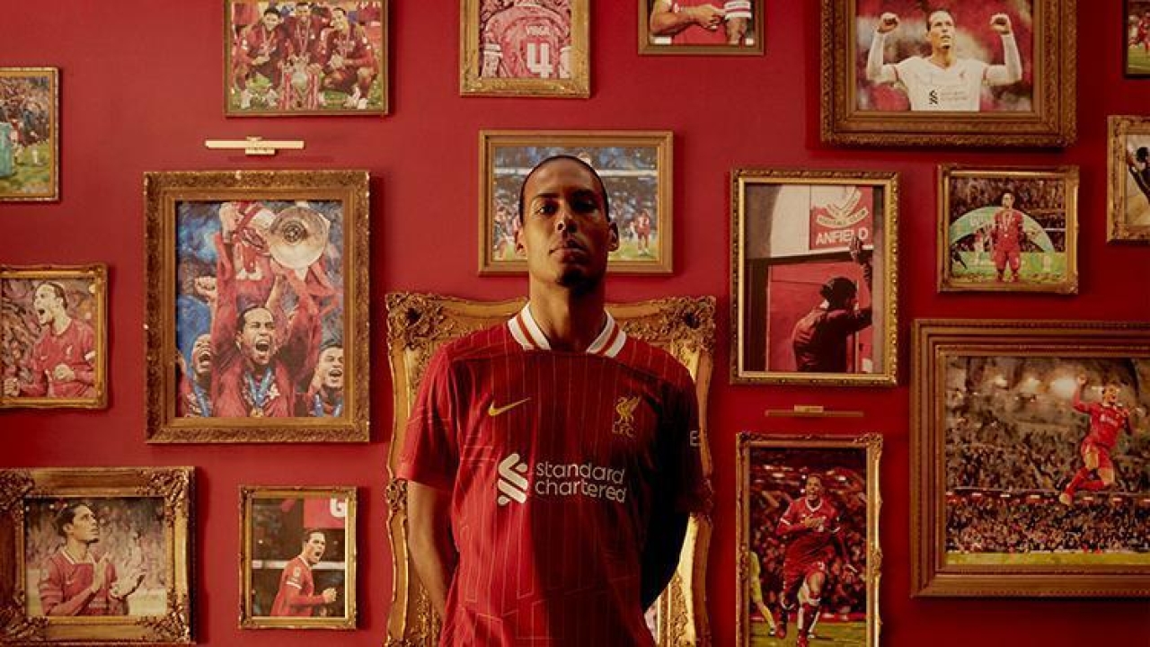 Virgil van Dijk, Liverpool'da kaldı!