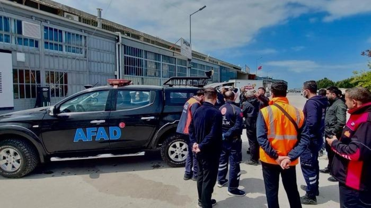 Yalova’da bir firmada yere dökülen kimyasal madde imha edildi