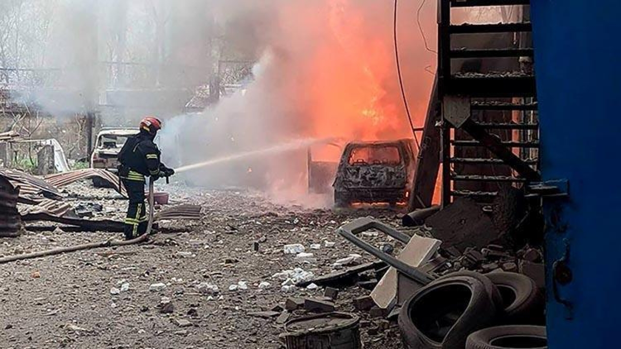 Zelenski'nin büyüdüğü şehri vurdu: 18 ölü