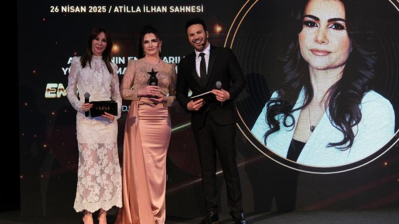 EMİNA DJUTOVİC MARKA VE VİZYON ÖDÜLLERİNDE