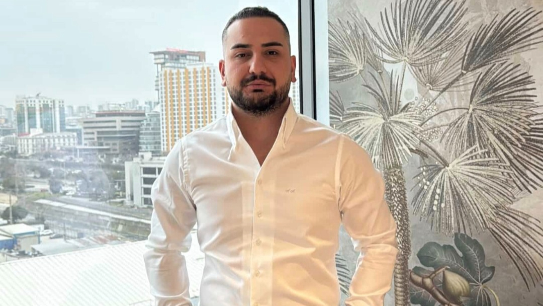 BAŞARILI AVUKAT ATA AYDIN ANNELER GÜNÜNÜ ÖZEL MESAJI İLE KUTLADI