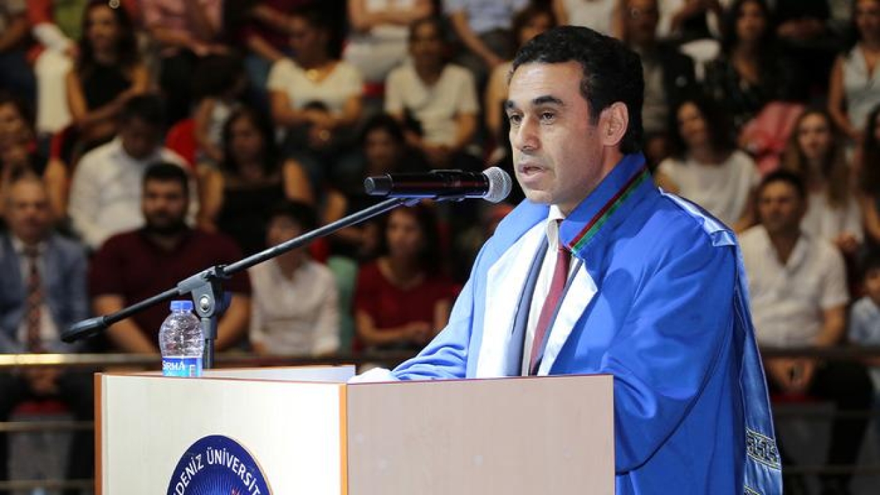 Akdeniz Üniversitesi'nde sahte profesörlük! 10 yıl maaş alan eski dekanın ünvanı iptal edildi