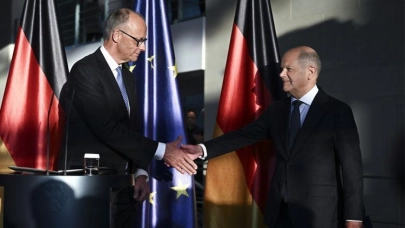 Almanya'da bir dönem sona erdi... Scholz görevini Merz'e devretti