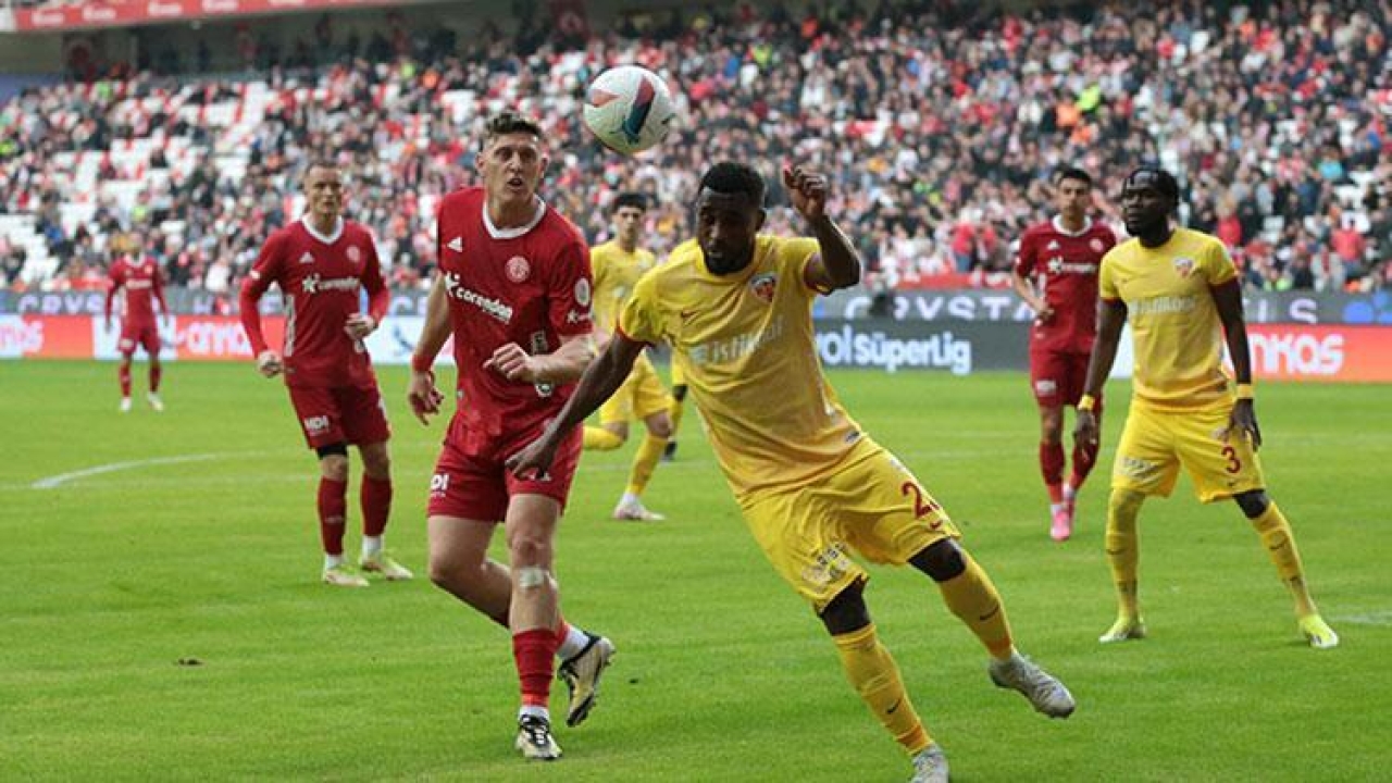 Anneler Günü'nde 1038 kadın Kayserispor-Antalyaspor maçını ücretsiz izleyecek
