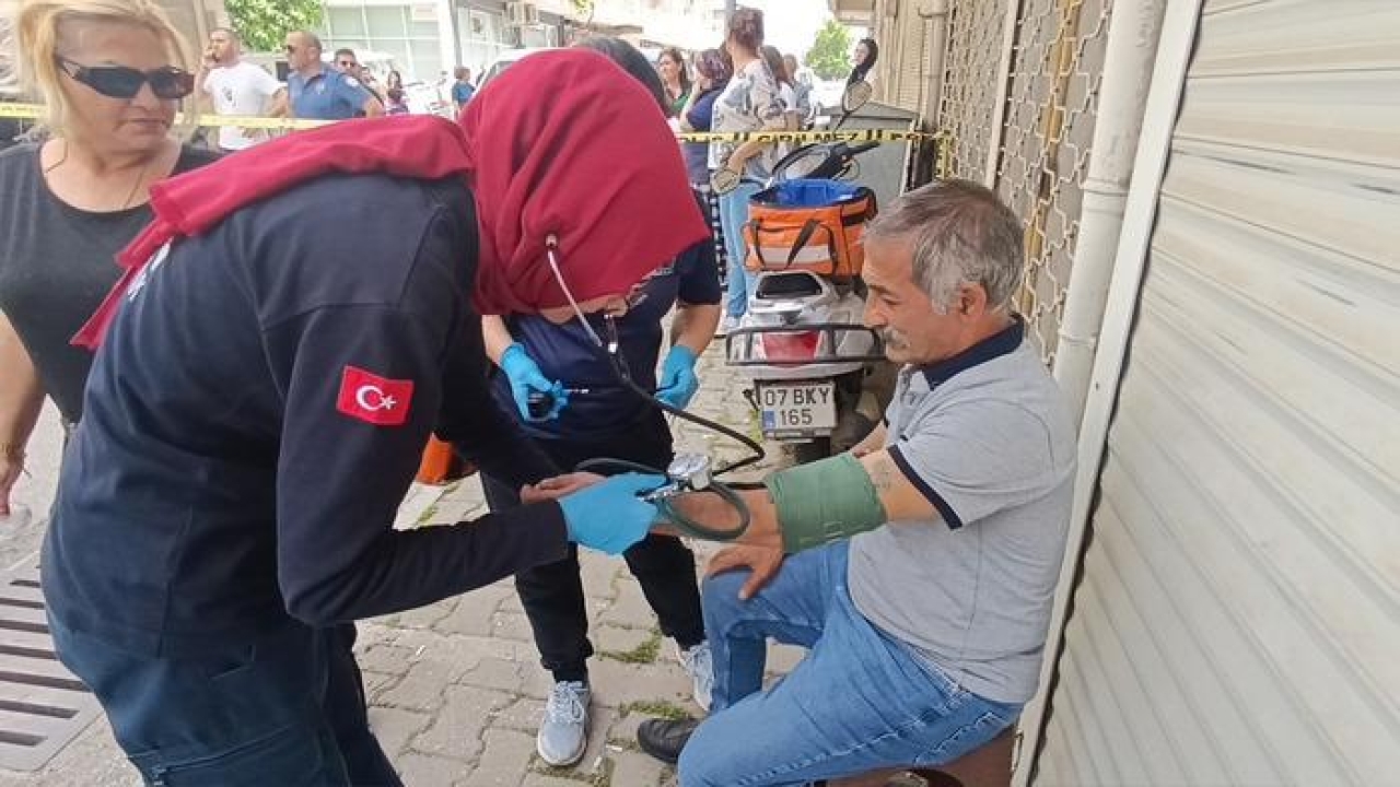 Antalya'da 4 katlı binada yangın paniği: Mahsur kalan aileleri itfaiye kurtardı