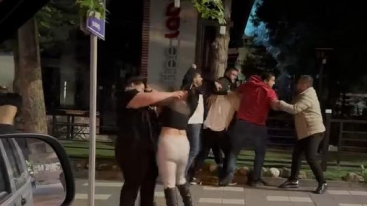 Bolu’da sokak ortasında kavga: Yumruklar havada uçuştu