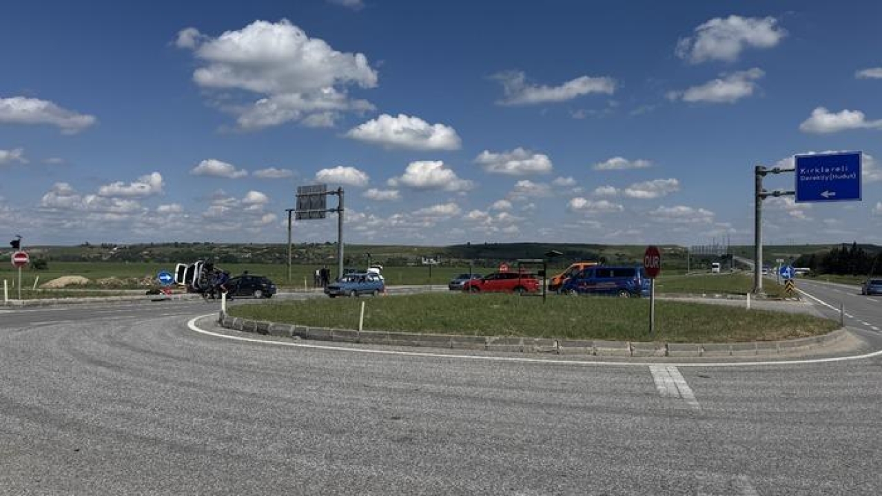 Edirne'de çarpışan iki otomobildeki 5 kişi yaralandı