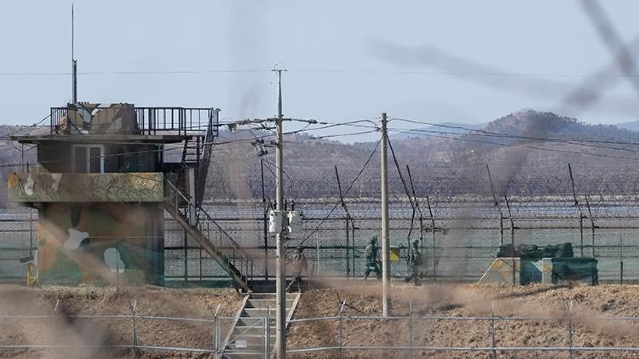 Güney Koreli asker Kuzey Kore'ye ateş açtı