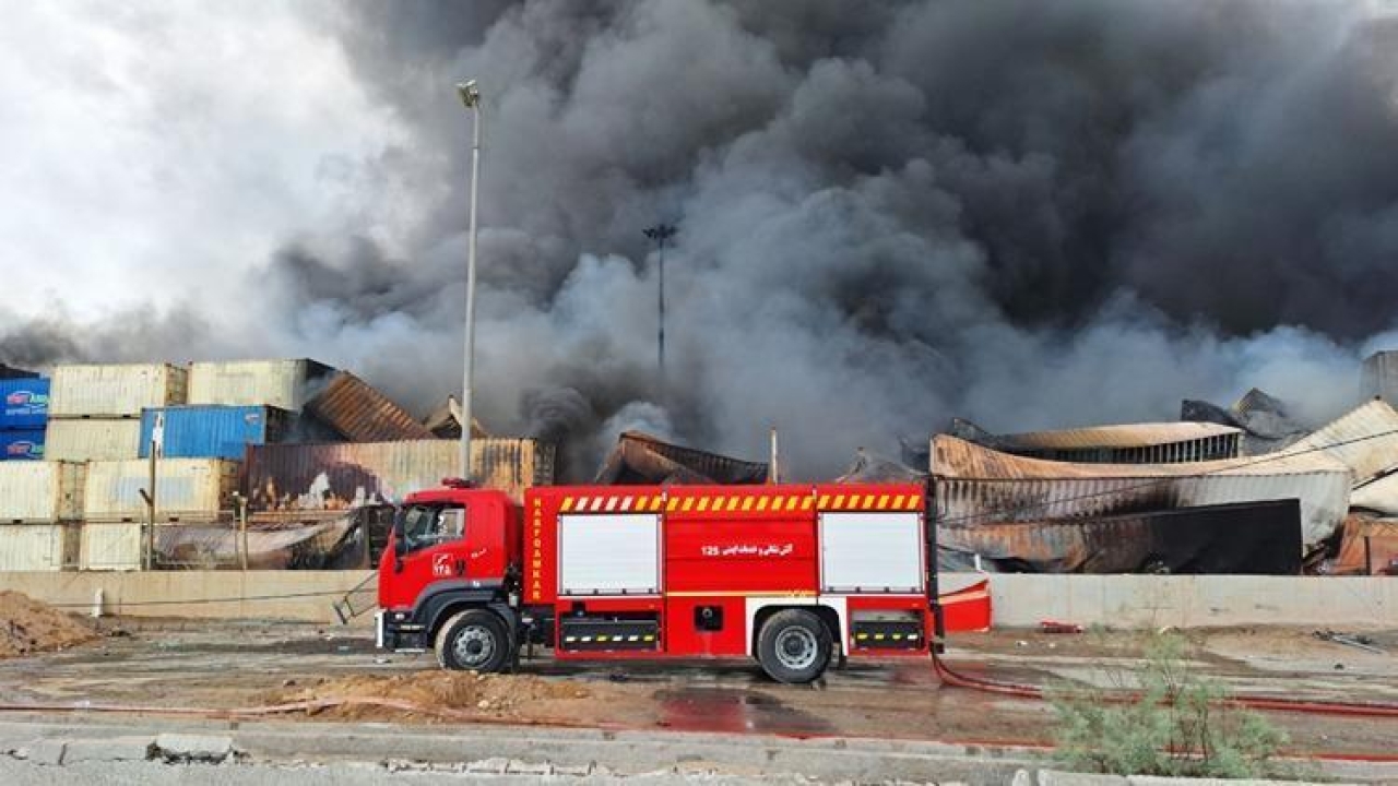 İran&#039;da yanan limanda ikinci kez yangın çıktı