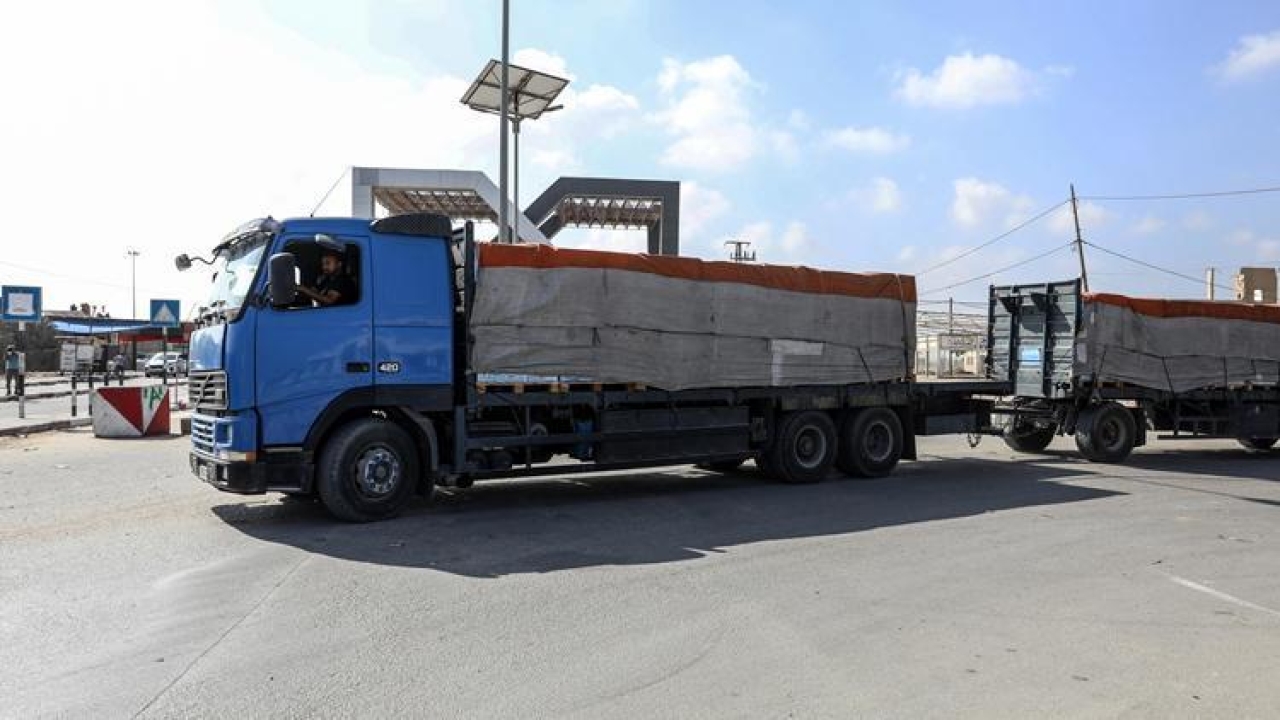 İsrail: Gazze'ye 107 yardım tırı girdi