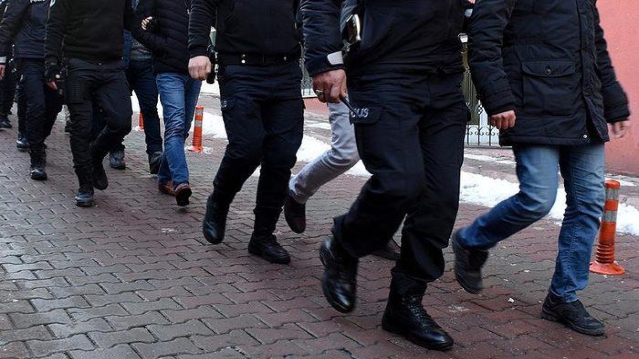 İstanbul merkezli 5 ilde çağrı merkezi dolandırıcılığı operasyonu: 16 kişi yakalandı
