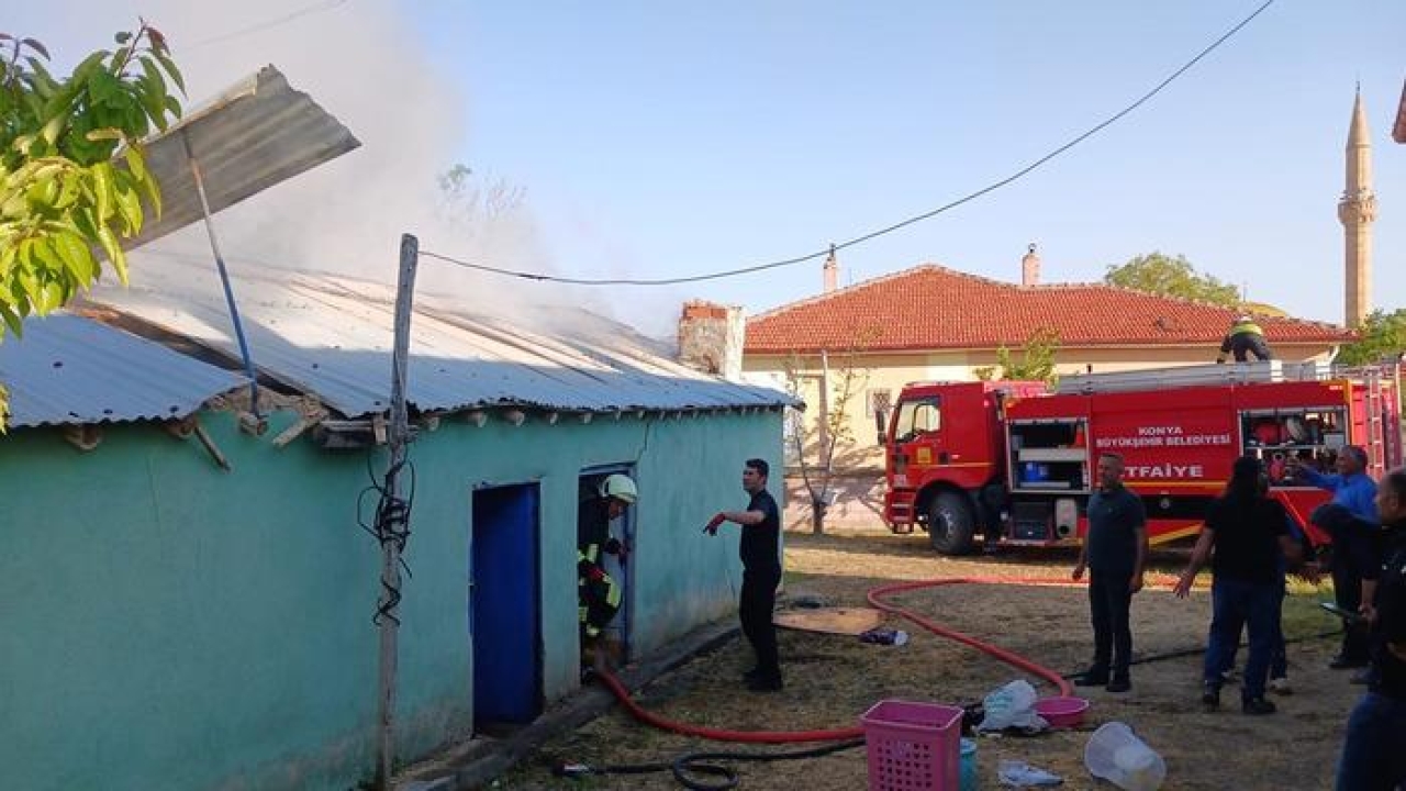 Konya'da tandır evinde yangın! Temizlik sonrası yakılan kağıtlar alev aldı