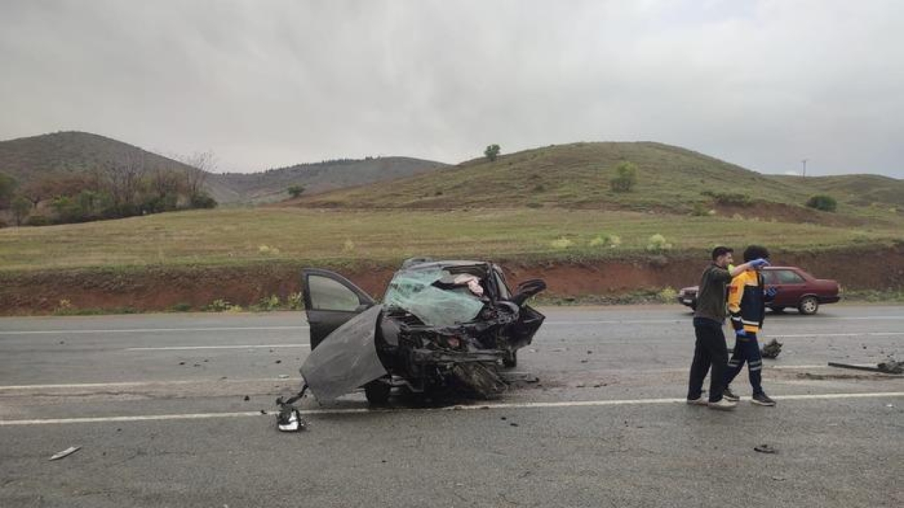 Malatya'da iki otomobilin çarpıştığı feci kaza! 2 kişi hayatını kaybetti, 2 kişi yaralandı