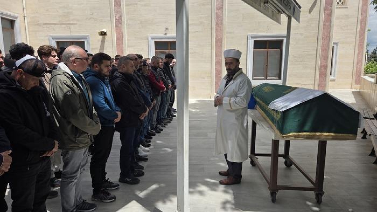 Motosiklet kazasında ölen eski futbolcu toprağa verildi