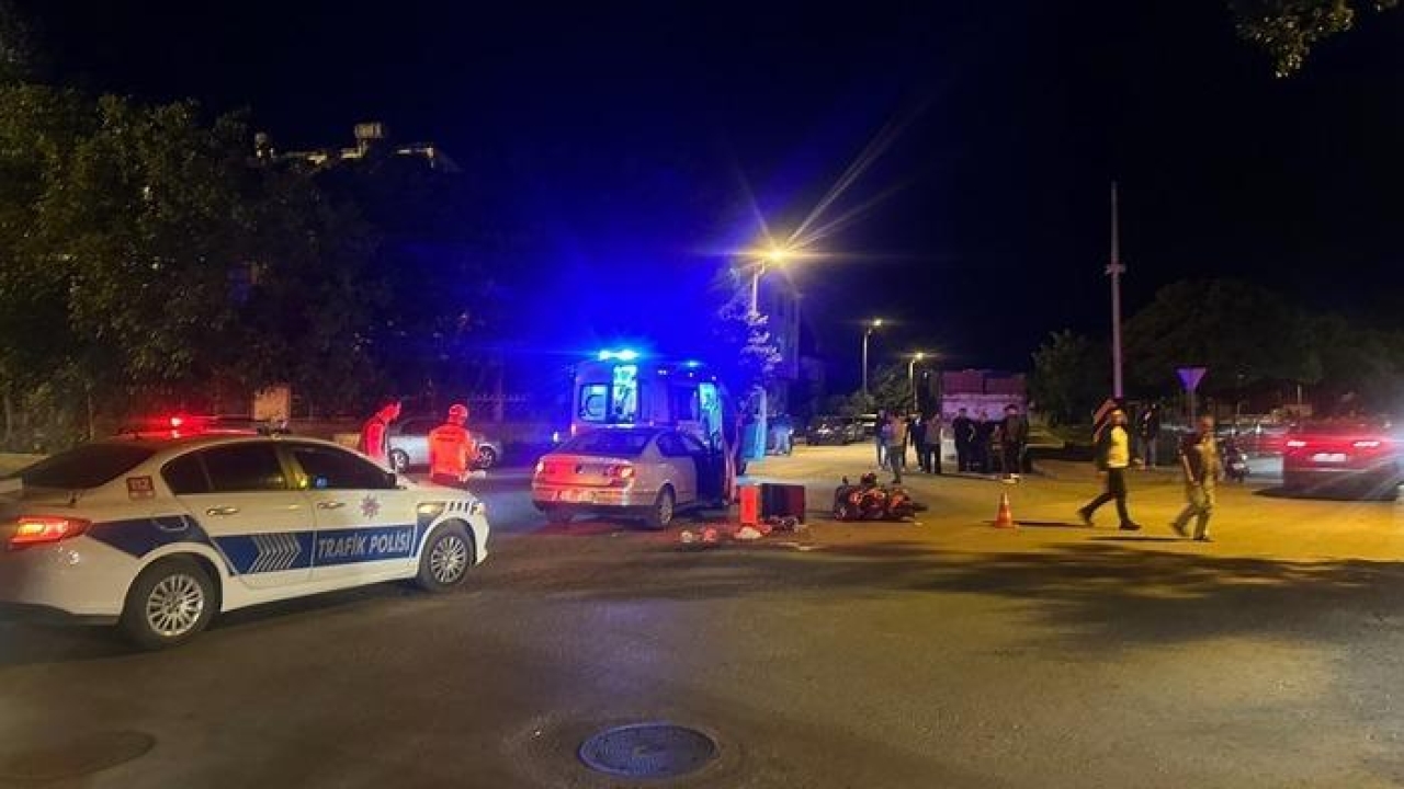 Otomobille çarpışan motosiklet sürücüsü yaralandı