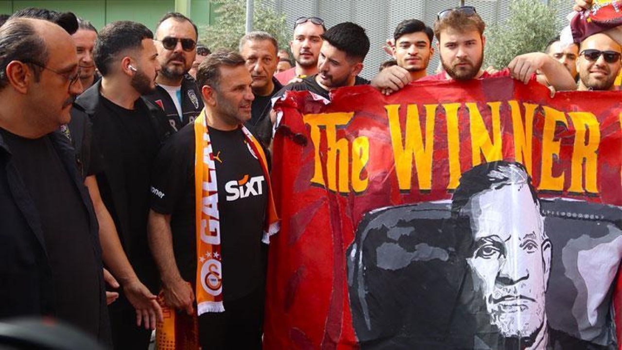 Şampiyon Galatasaray, İzmir'de coşkuyla karşılandı!